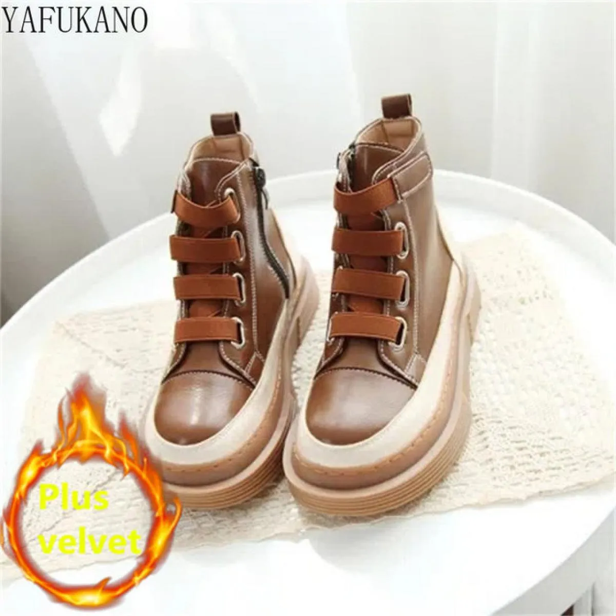 Stivali da donna in stile britannico originali fatti a mano con la suola spessa erano stivaletti sottili invernali corti in pelu