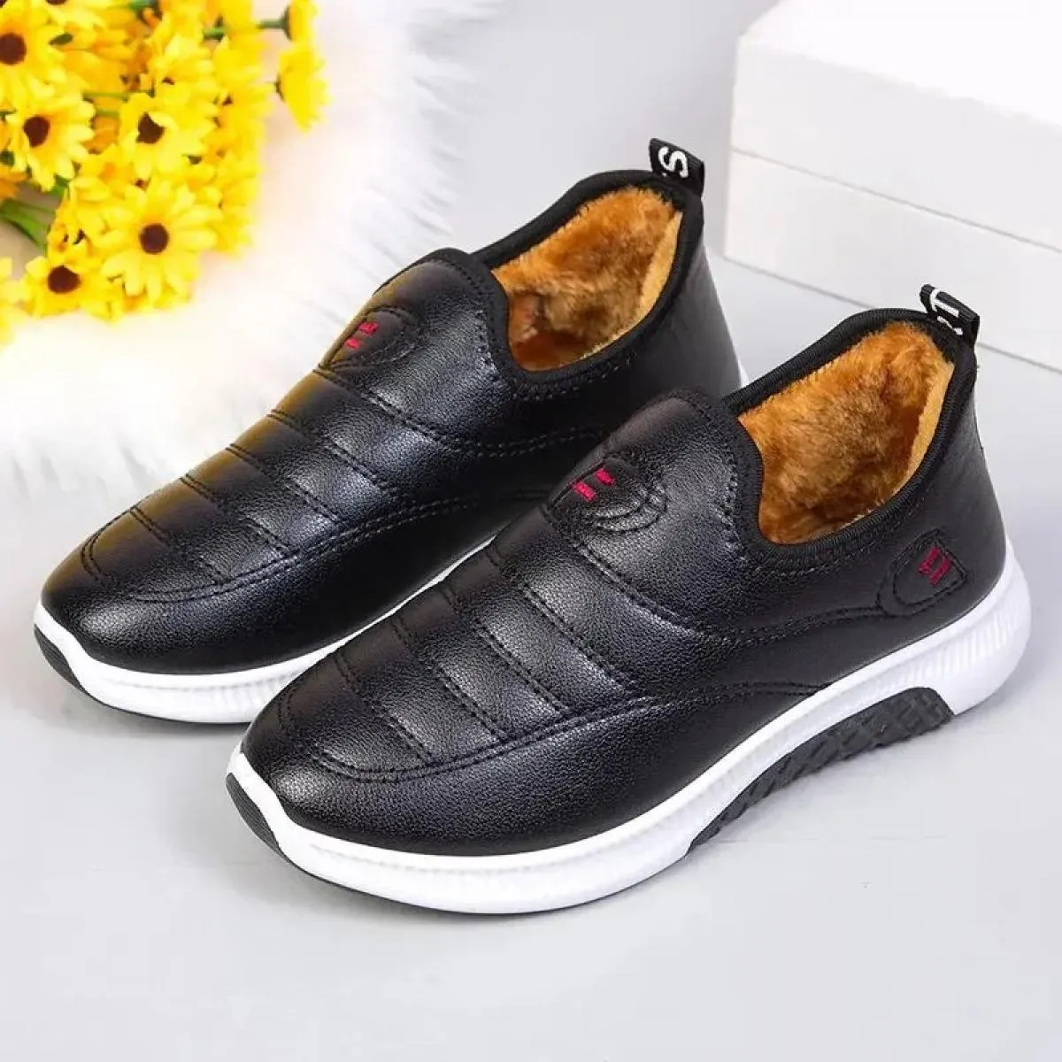 Stivali da neve Scarpe da donna Stivaletti in pelliccia di peluche caldi Scarpe invernali da donna slip on scarpe casual piatte