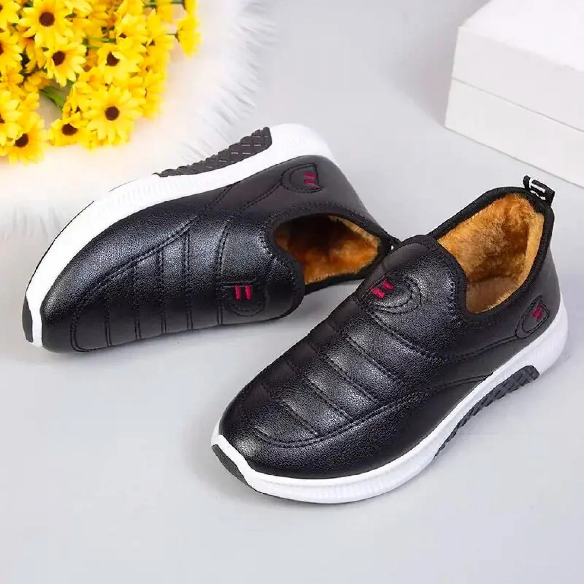 Stivali da neve Scarpe da donna Stivaletti in pelliccia di peluche caldi Scarpe invernali da donna slip on scarpe casual piatte