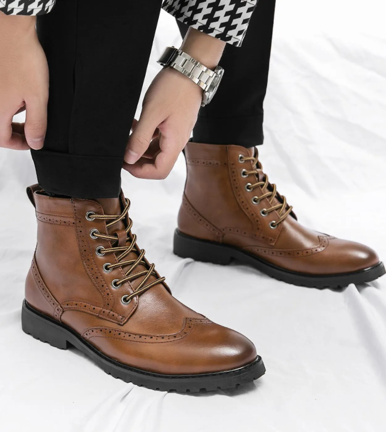 Stivali da uomo di design di lusso Stivali Martin in pelle Piattaforma di moda Stivaletti alla caviglia da esterno Inverno Brock