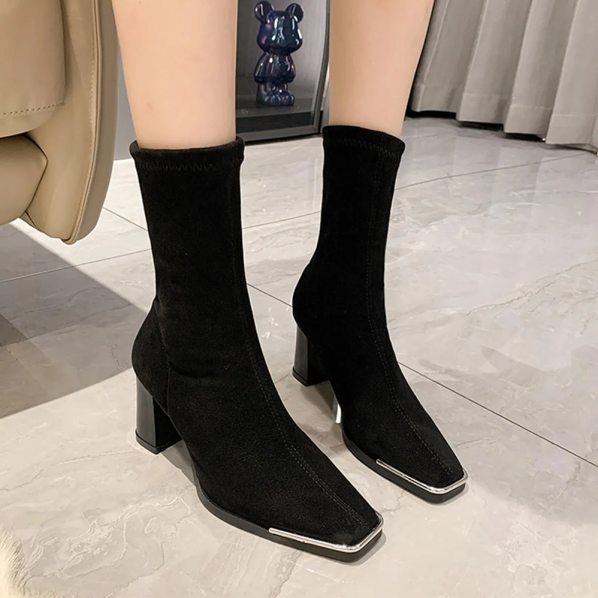 Stivali elasticizzati in pelle scamosciata Chelsea Scarpe da donna Tacco medio Casual Goth 2023 Nuova tendenza invernale Moda gr