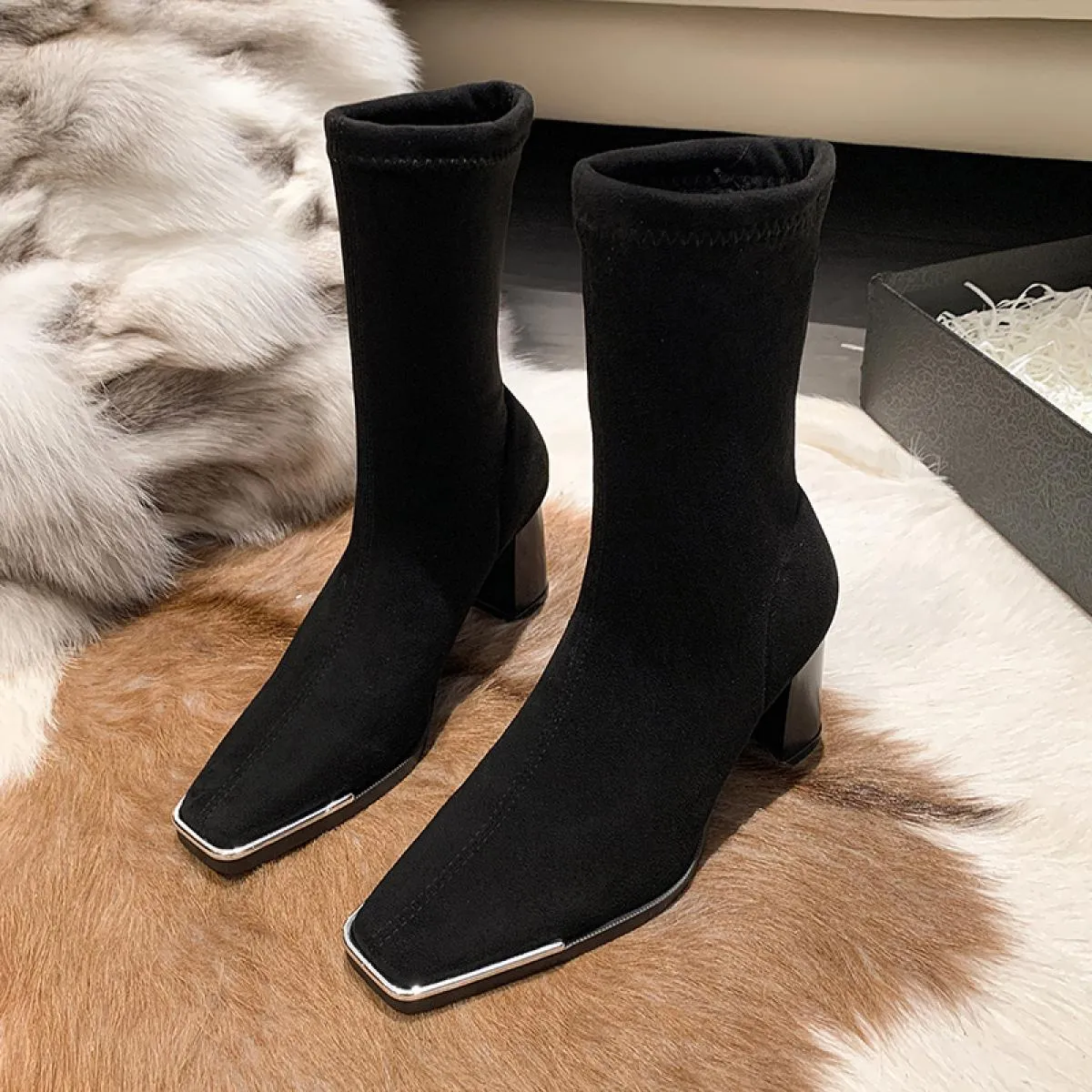 Stivali elasticizzati in pelle scamosciata Chelsea Scarpe da donna Tacco medio Casual Goth 2023 Nuova tendenza invernale Moda gr