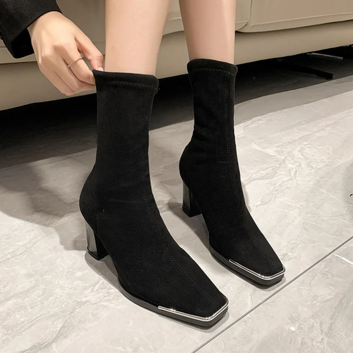 Stivali elasticizzati in pelle scamosciata Chelsea Scarpe da donna Tacco medio Casual Goth 2023 Nuova tendenza invernale Moda gr